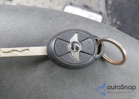 2005 Mini Cooper from USA, damaged, VIN WMWRC33485TC58271